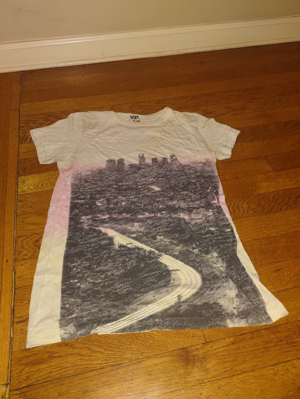vintage 2000s word of Mouth white + pink tie-dye cityscape t-shirt kids XL